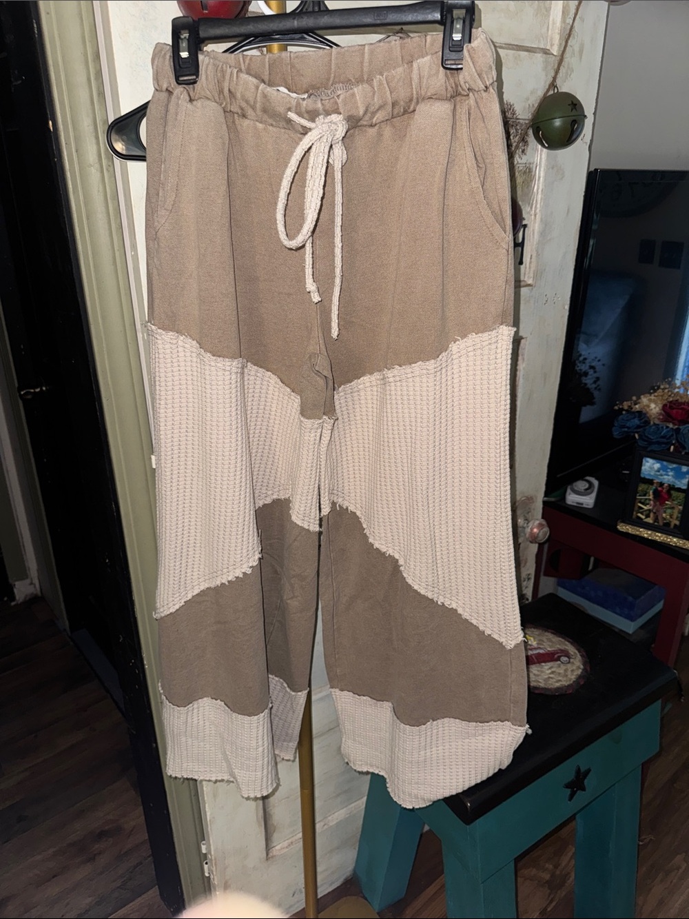 POL Two-Tone Wide Leg Lounge Pants - Beige & Cream